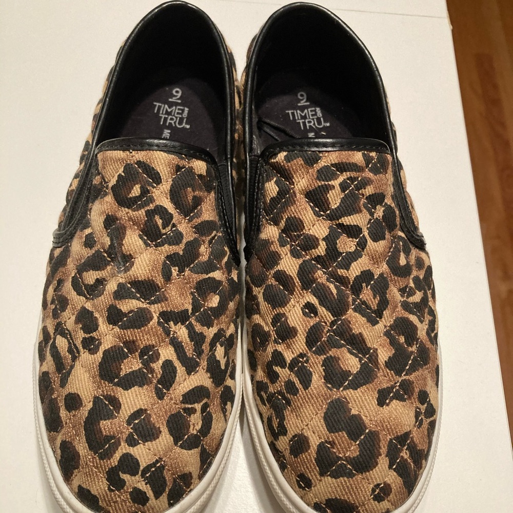 Like new Time and Tru sneakers